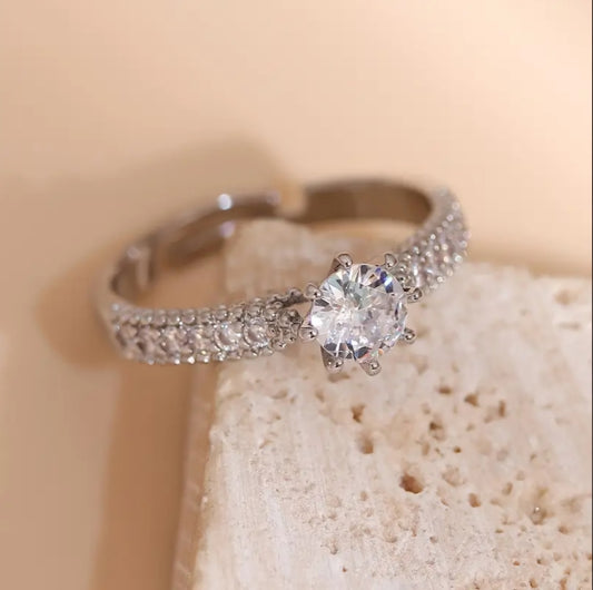 SINGLE SYNTHETIC ZIRCONIA RING