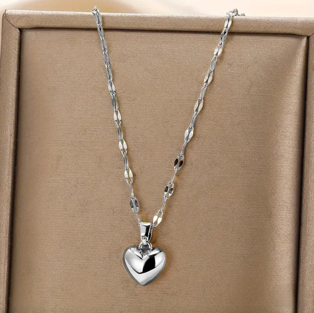 SILVER LOVE HEART NECKLACE