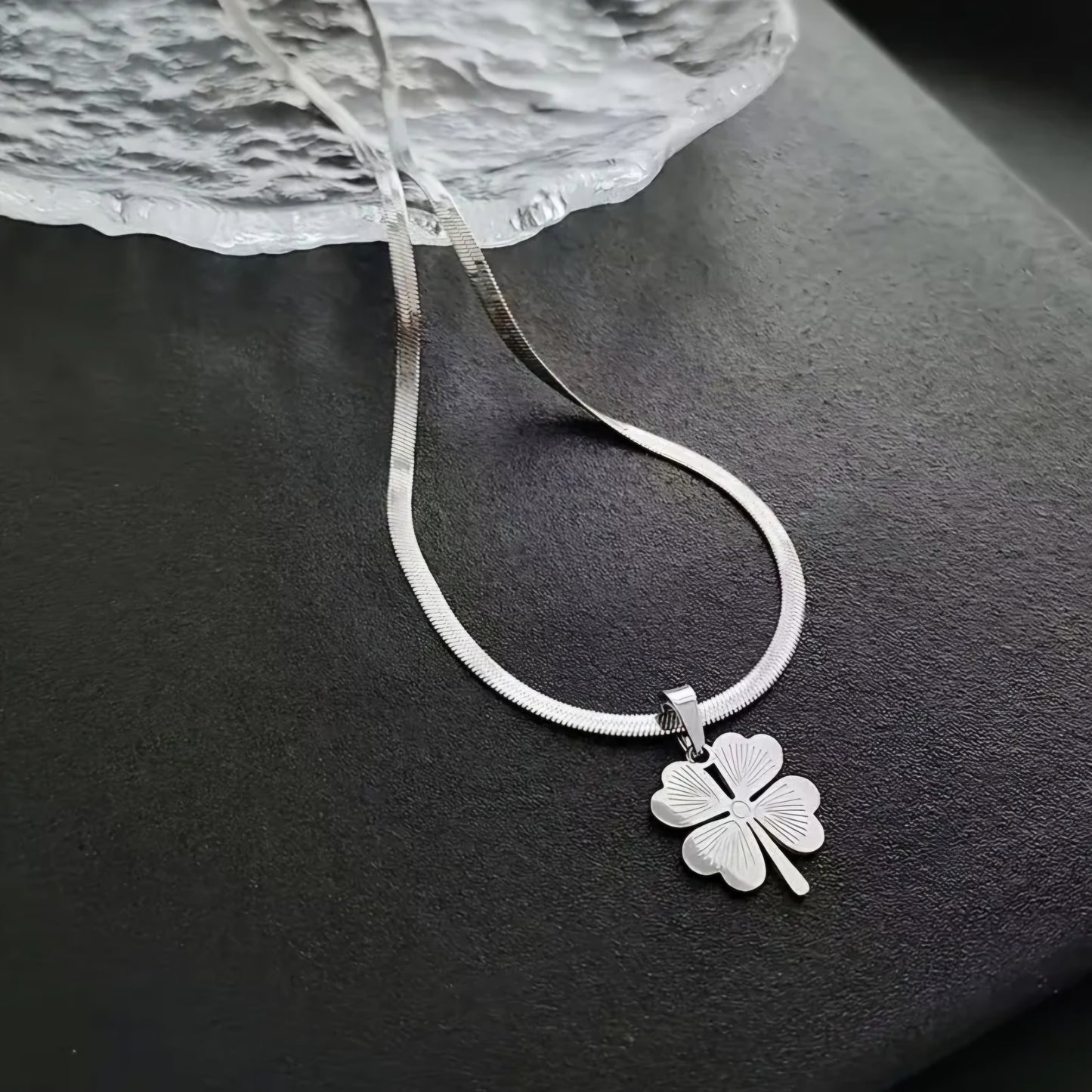 4 LEAF CLOVER NECKLACE