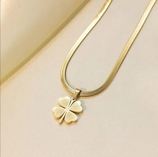 4 LEAF CLOVER NECKLACE