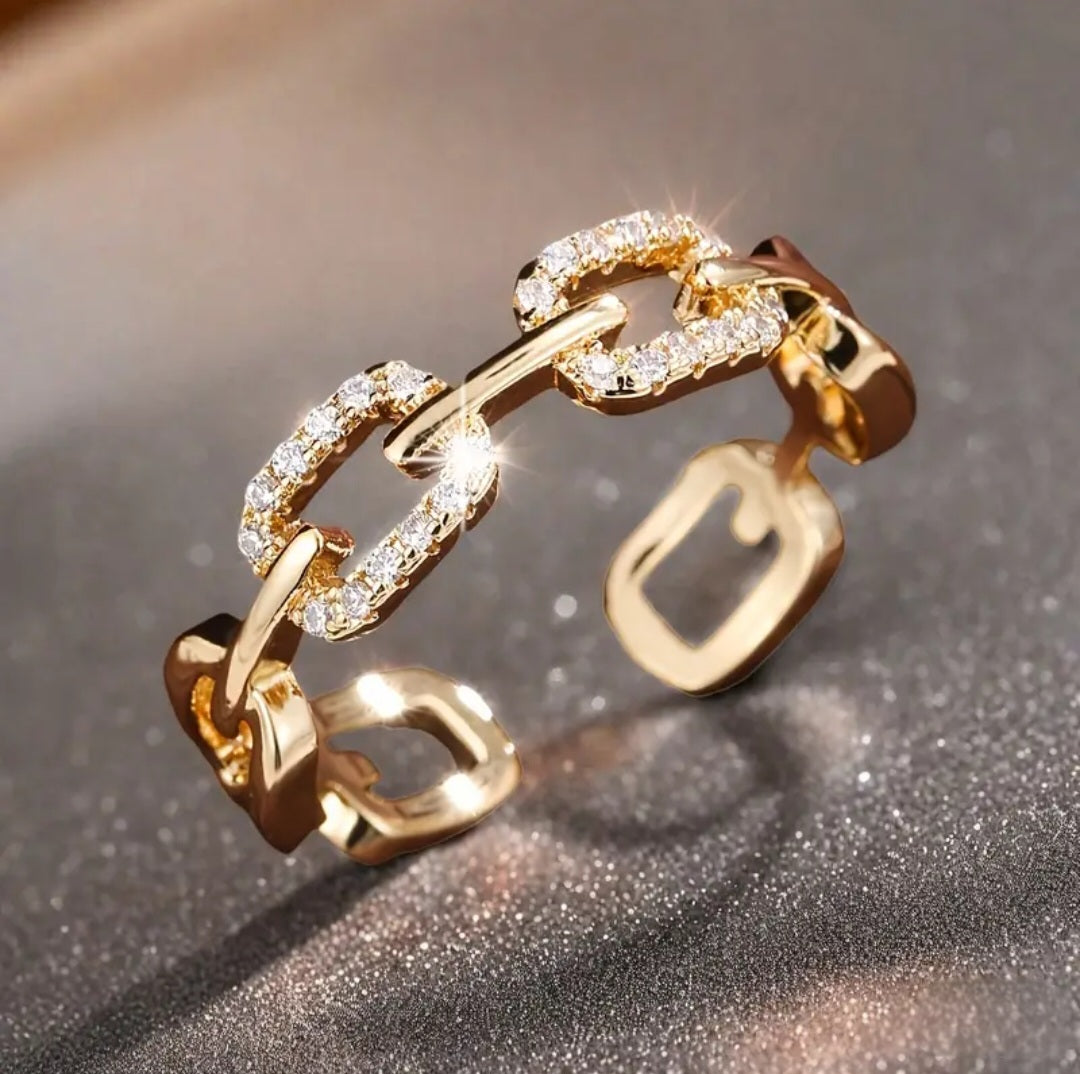 GOLDEN SYNTHETIC ZIRCONIA RING