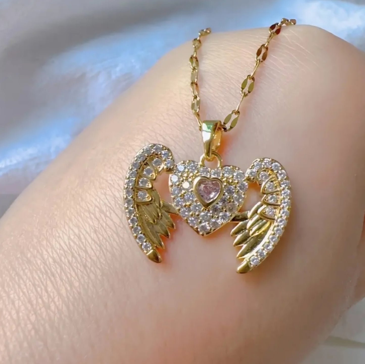 HEART & WINGS NECKLACE
