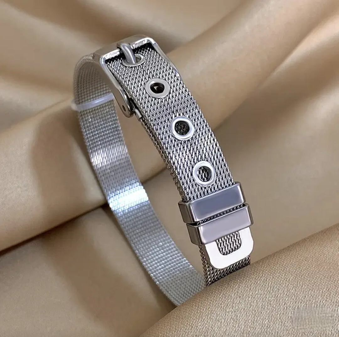 SILVER BELT BUCKLE BRACELET