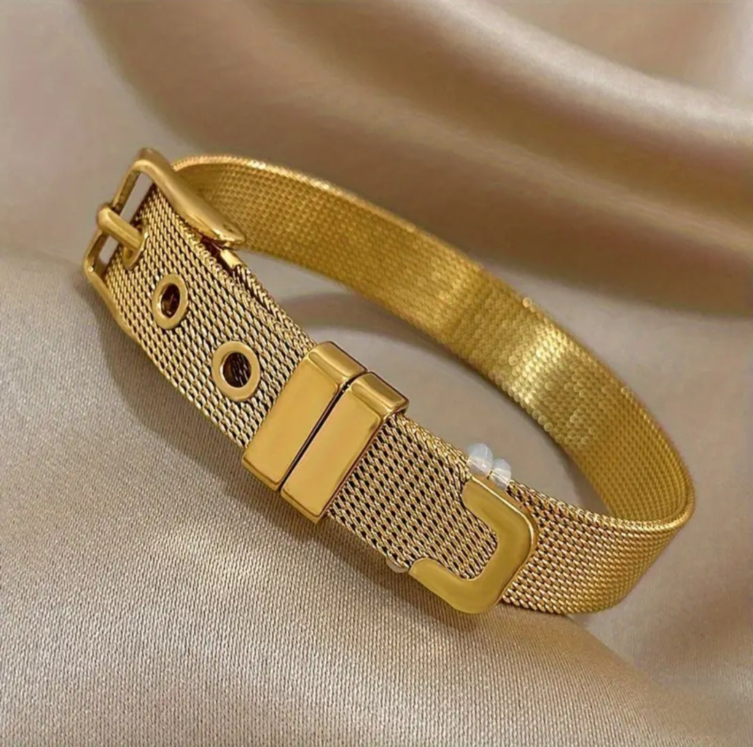 GOLDEN BELT BUCKLE BRACELET