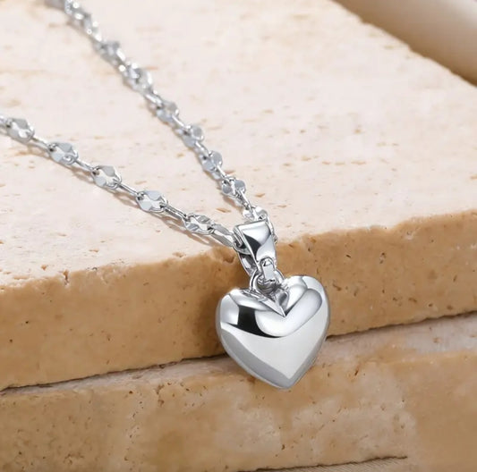 SILVER LOVE HEART NECKLACE