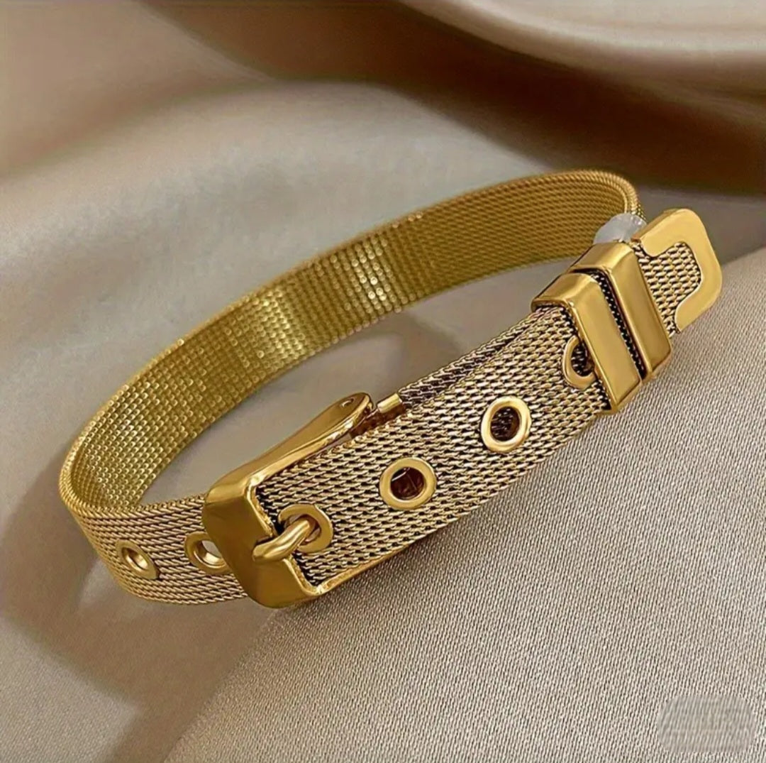 GOLDEN BELT BUCKLE BRACELET