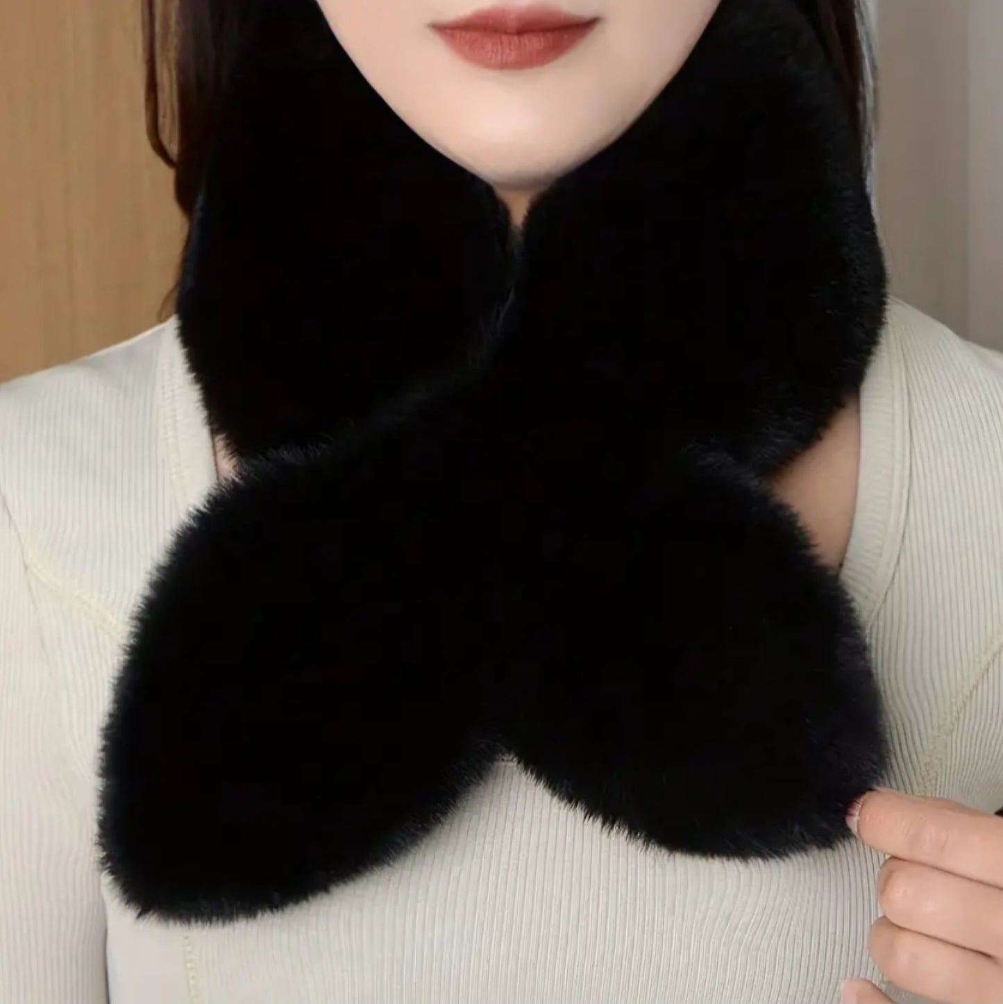 BLACK PLUSH SCALF-NECK WARMER