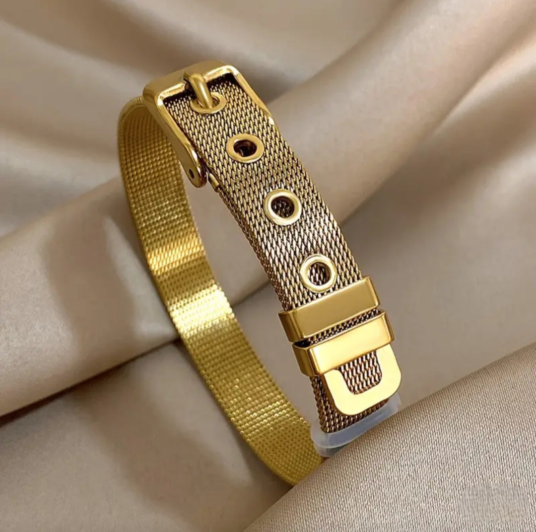 GOLDEN BELT BUCKLE BRACELET