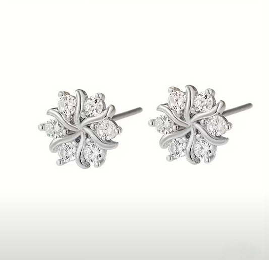 SNOW FLAKE STUD EARRINGS