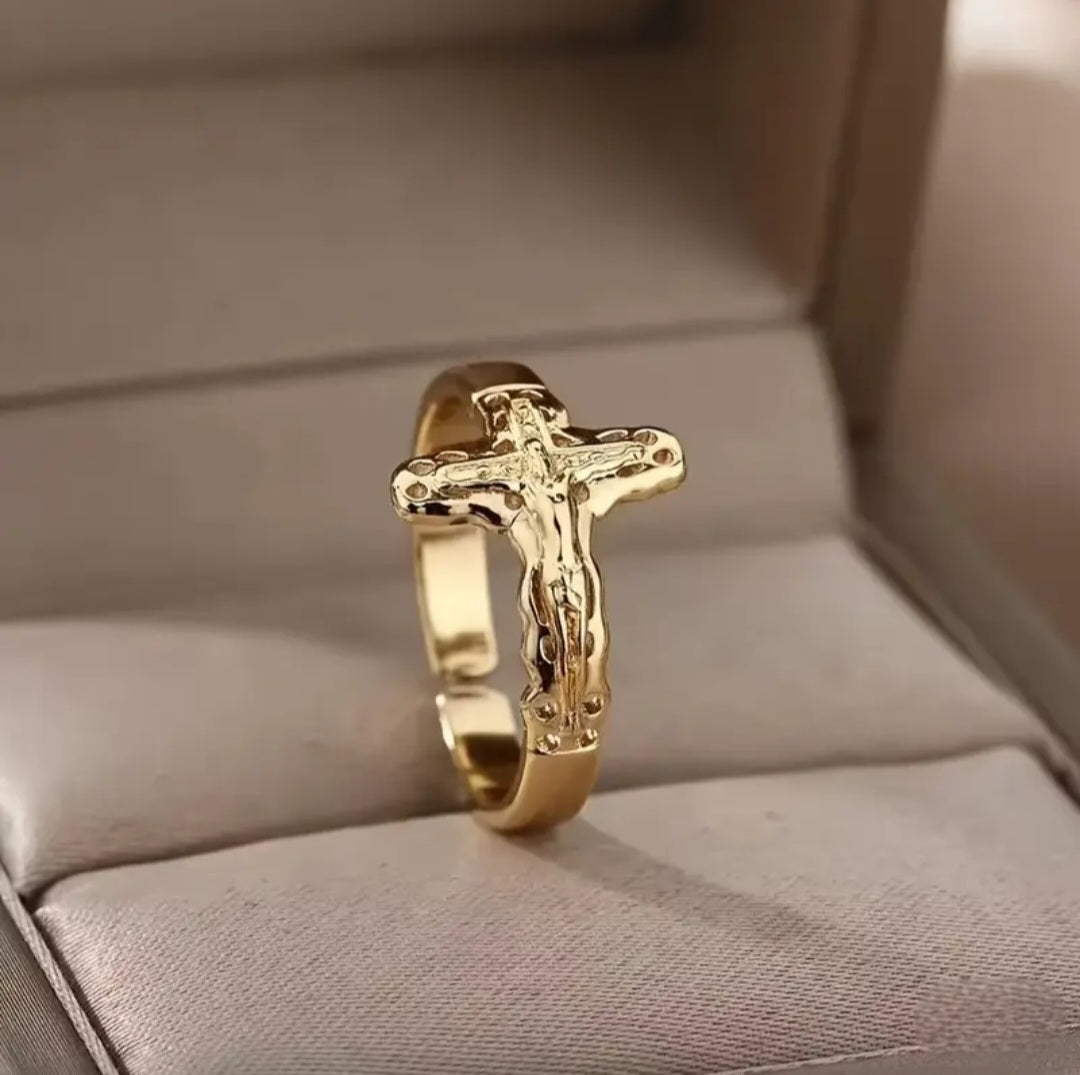 ELEGANT CROSS RING